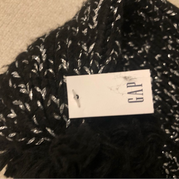 Gap Knit Pom-Pom Beanie Hat, Black and White, Polyester One Size Winter Cap - Picture 2 of 5